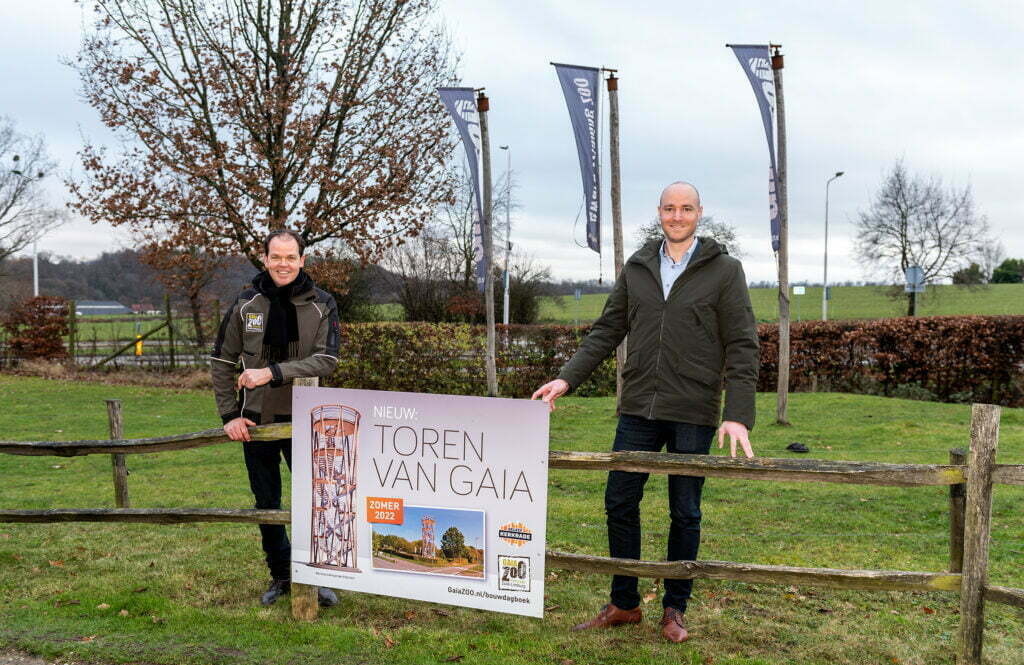 Op donderdag 9 december hebben directeur Rob Huppertz (GaiaZOO) en wethouder Tim Weijers (stadsmarketing & toerisme) de gezamenlijke plannen gepresenteerd voor het nieuwste project van GaiaZOO: het uitkijkpunt “Toren van Gaia”.