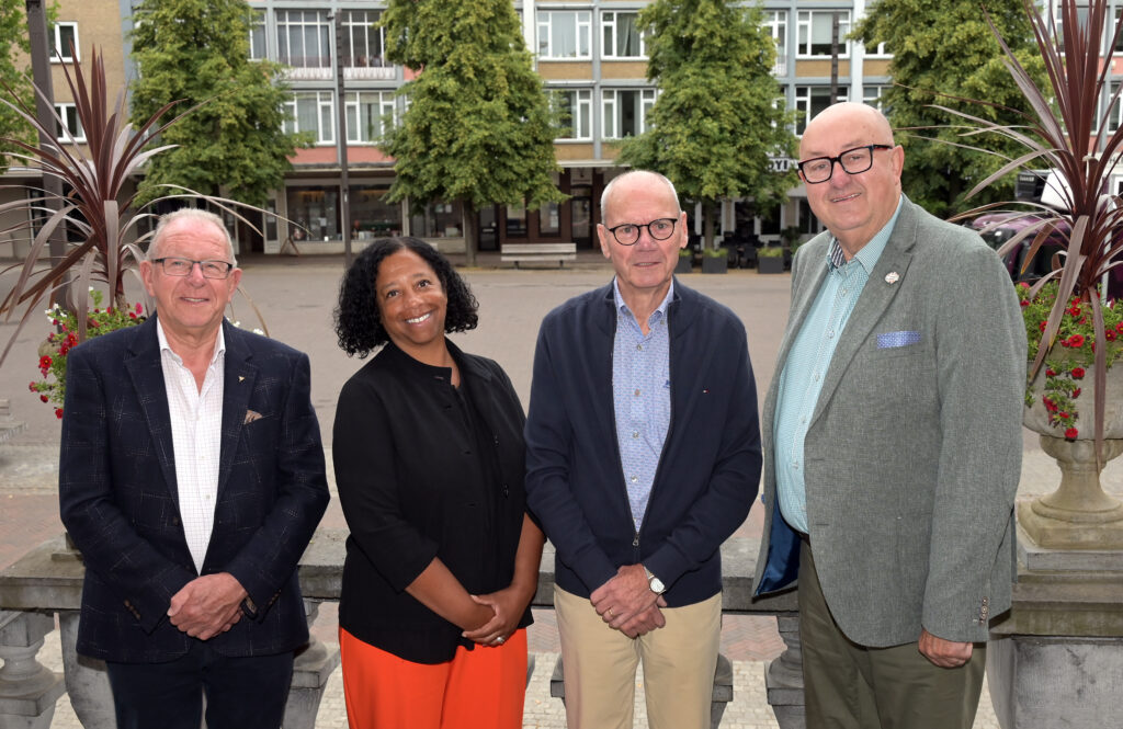 Op zondag 30 juni 2024 vindt de 9 e editie van de Euregioparade 2024 plaats in Kerkrade in Zuid-Limburg. Het hoofdonderdeel van dit grootse muziekevent vormt de Streetparade door het centrum van Kerkrade met tamboerkorpsen en andere muziekverenigingen uit Belgisch en Nederlands Limburg en Duitsland. Wethouder Jo Schlangen (Cultuur) is verheugd met de komst van de Euregioparade 2024 naar Kerkrade.