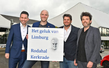 Grootschalige muziektheaterproductie Het geluk van Limburg in Rodahal Kerkrade met Huub Stapel