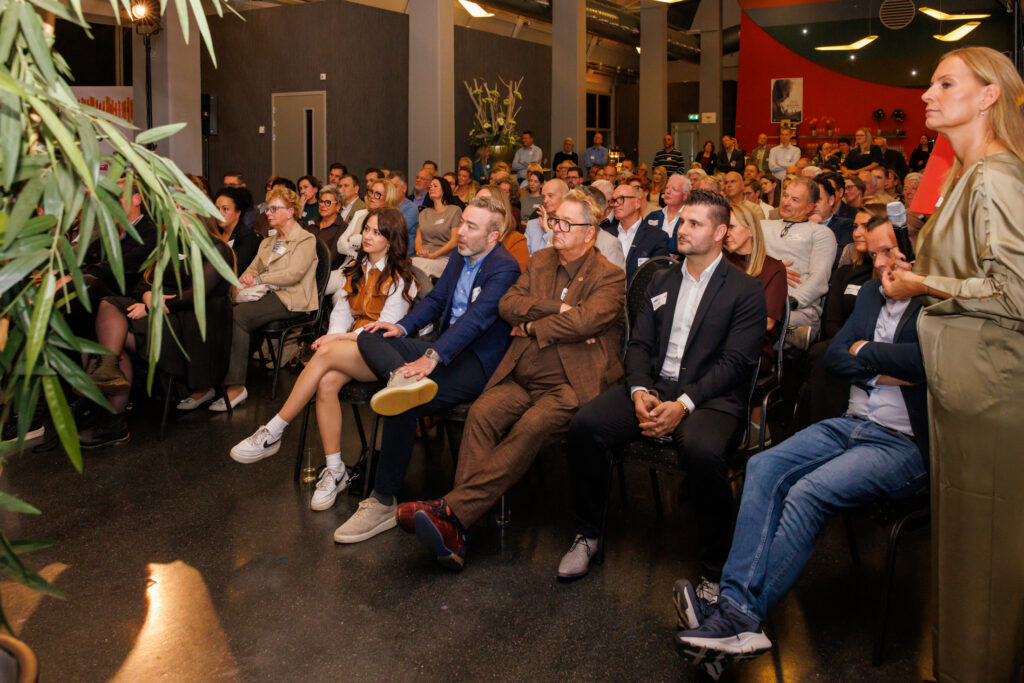 Donderdag 9 oktober kwamen 150 Kerkraadse ondernemers samen in de Rodahal tijdens de 8e editie van Meet & Made in Kerkrade om te verbinden, te luisteren en te inspireren.